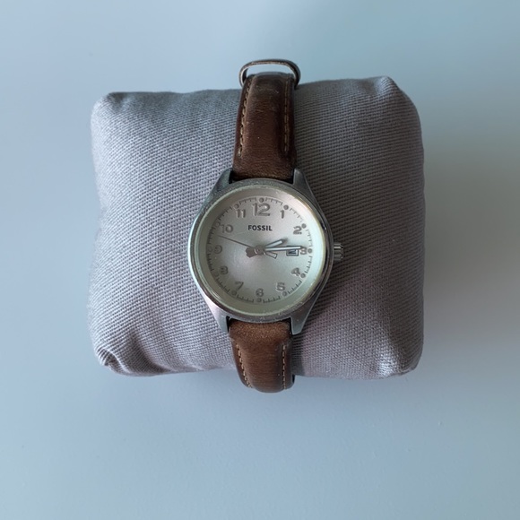 Women’s Fossil Flight wrist watch - Picture 1 of 8